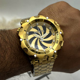 ساعت اینویکتا صفحه متحرک