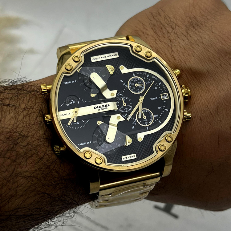 ساعت هفت موتوره طلایی