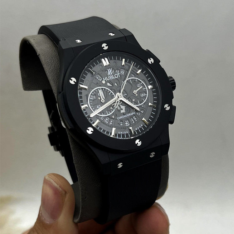 ساعت هابلوت سه موتوره بند چرمی