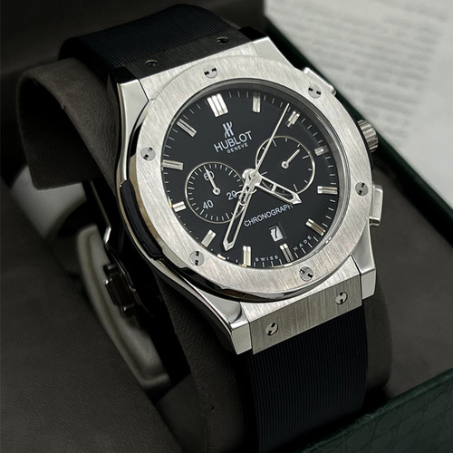 ساعت هابلوت سه موتوره