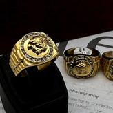 انگشتر ورساچه طلایی